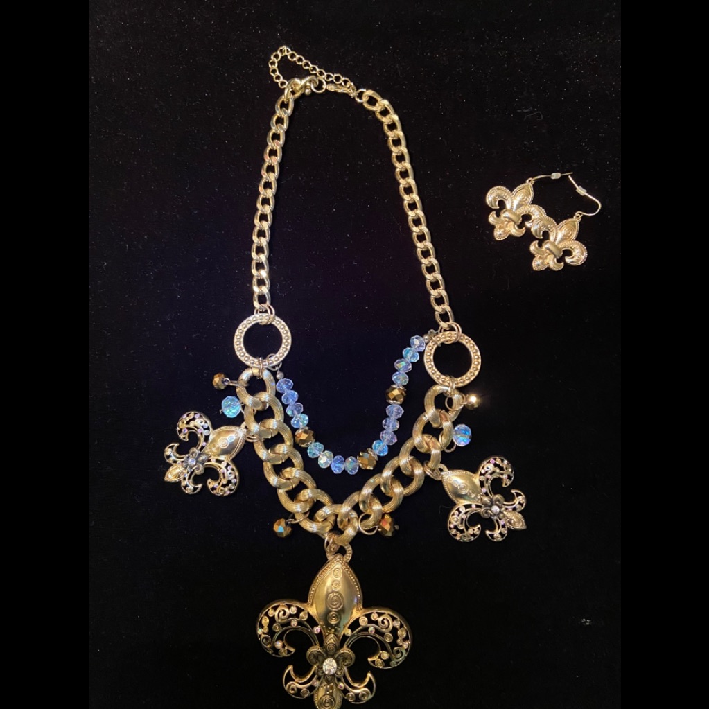 Vintage Necklace And Earrings Gold Tone Set